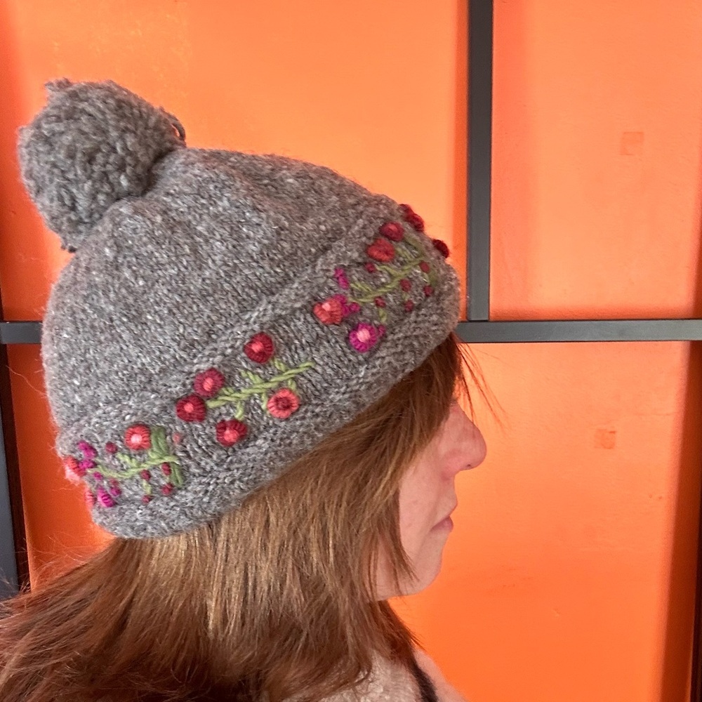 💚💚5/$25💚💚 Embroidered Knit Pom Beanie Hat